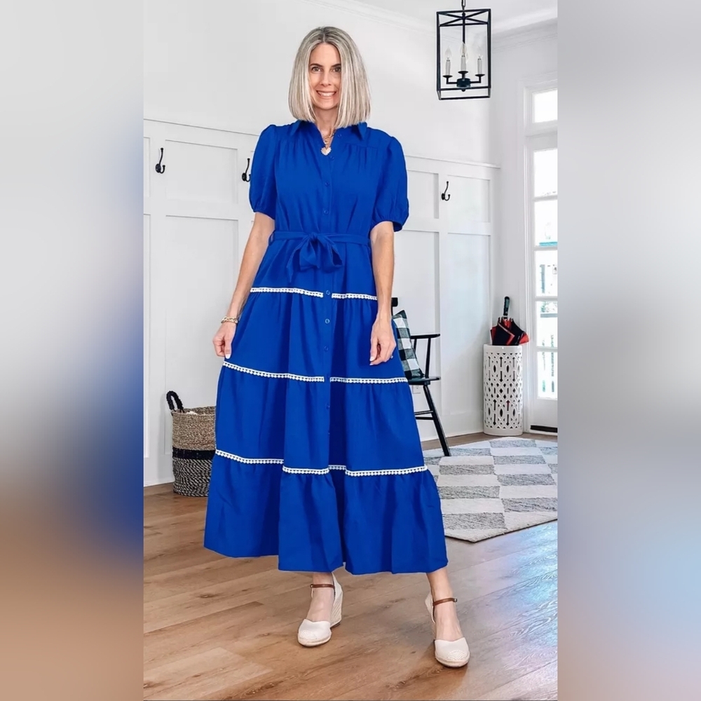 Elegant Blue Maxi Dress with Lace Trim - Picture 1 of 8